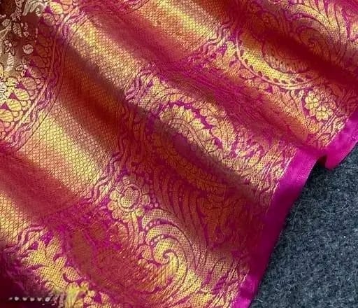 ELEGANT PINK& GOLD KANJIVARAM SILK SAREE – HANDWOVEN BRIDAL WEAR