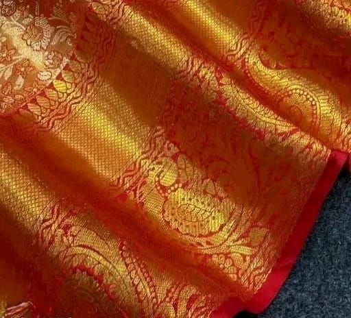 ELEGANT RED & GOLD KANJIVARAM SILK SAREE – HANDWOVEN BRIDAL WEAR