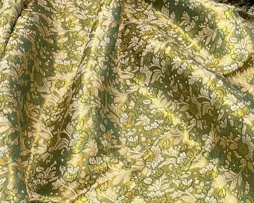 ELEGANT GREEN & GOLD KANJIVARAM SILK SAREE – HANDWOVEN BRIDAL WEAR